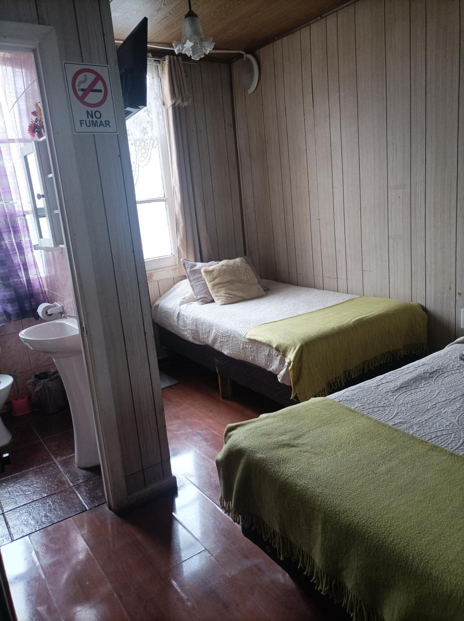 Alojamiento Familiar Rey Bed & Breakfast Punta Arenas Ngoại thất bức ảnh