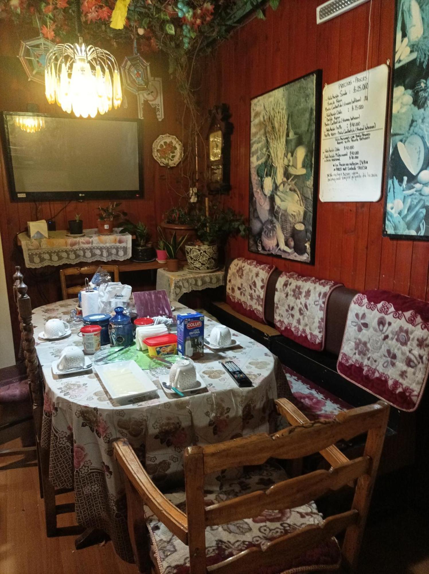 Alojamiento Familiar Rey Bed & Breakfast Punta Arenas Ngoại thất bức ảnh